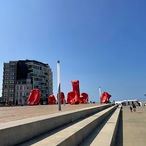 Gezellige 1 Slaapkamer, 3pers,strand,zee 50m Appartement Ostende