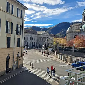 The Window On The Theatre And The Cathedral - Luxury , كومو إيطاليا